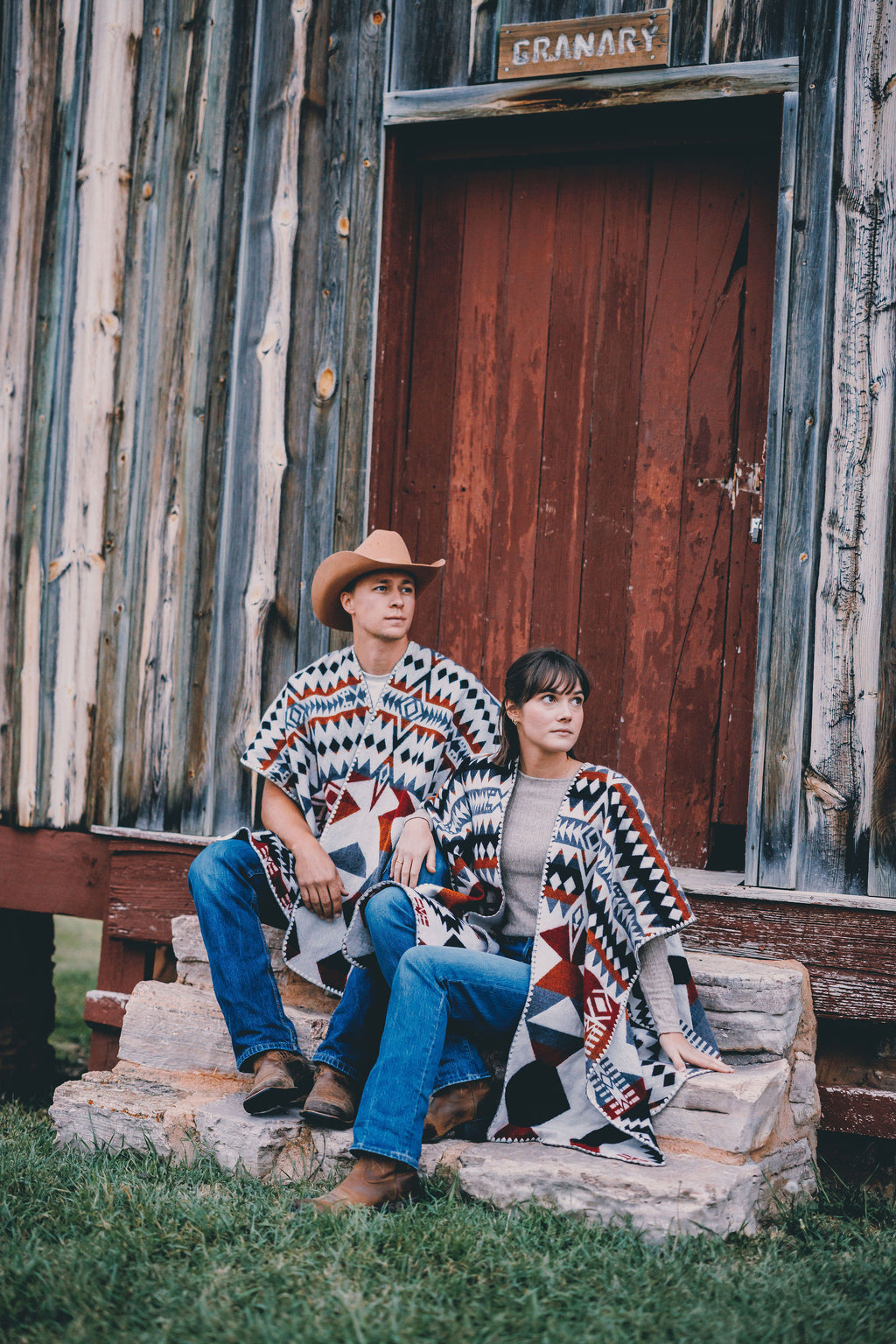 Ocaso – Handmade & Reversible Poncho for Men and Women