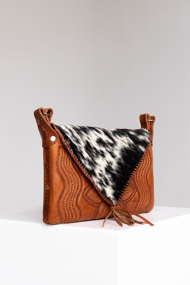 Rabba - Handmade Purse Carved with Cowhide - Mama Ponchos