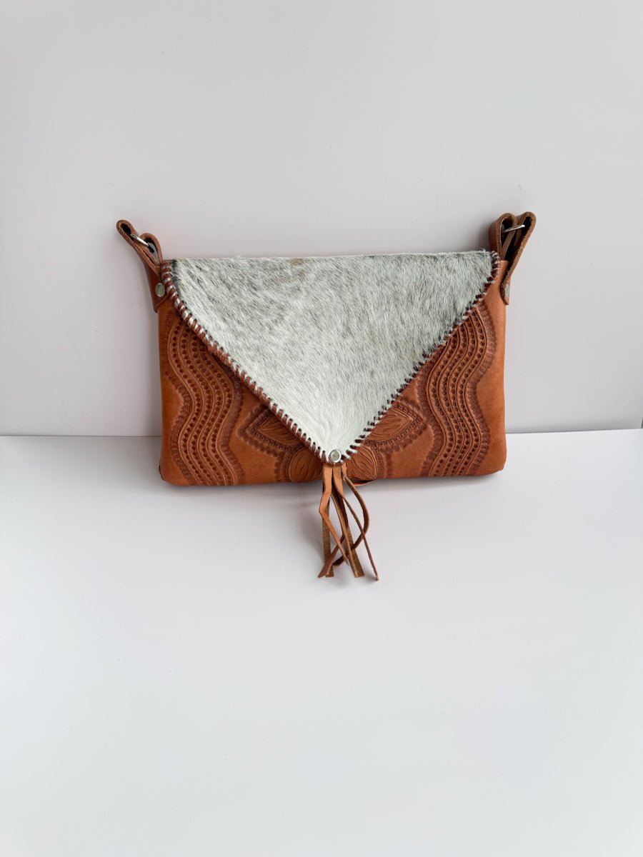 Rabba - Handmade Purse Carved with Cowhide - Mama Ponchos