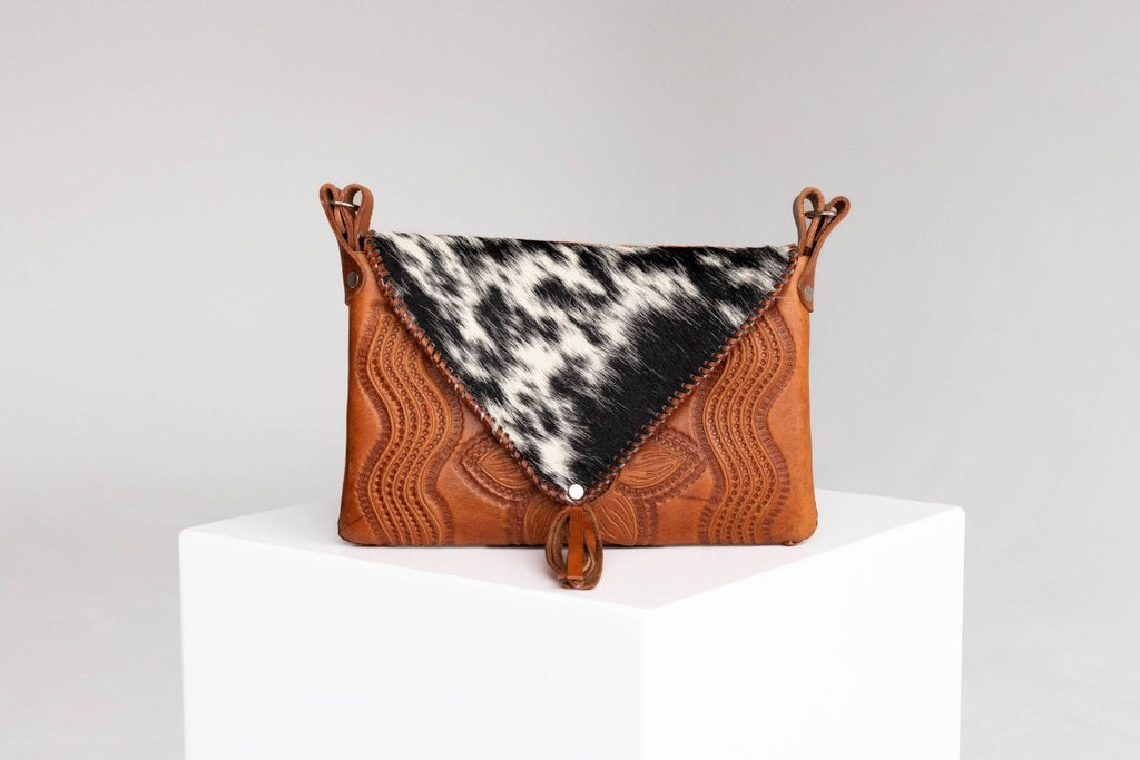 Rabba - Handmade Purse Carved with Cowhide - Mama Ponchos